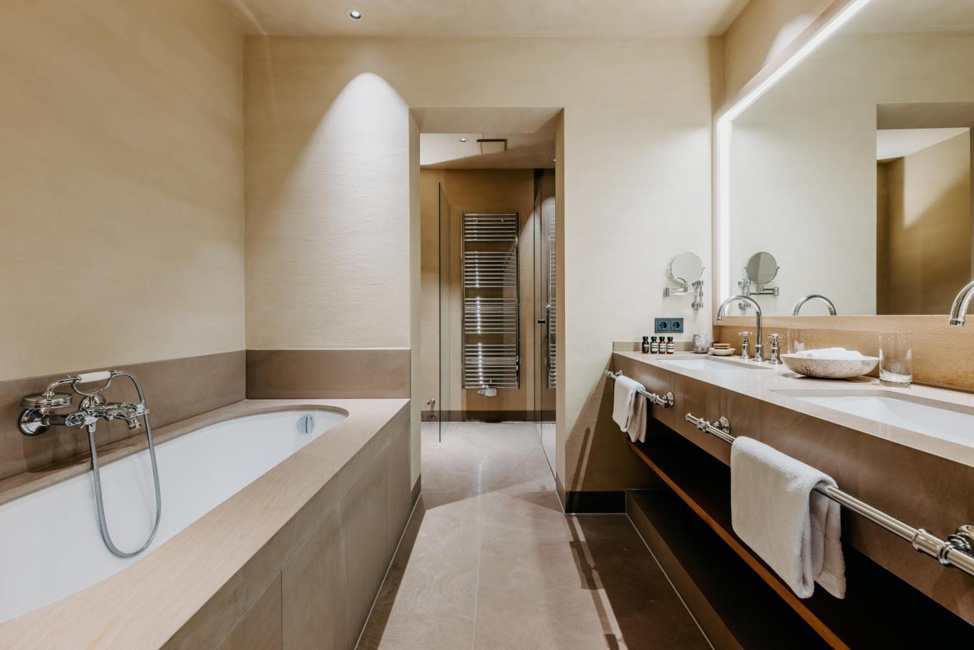 Hotel Purs Andernach Bagian luar foto